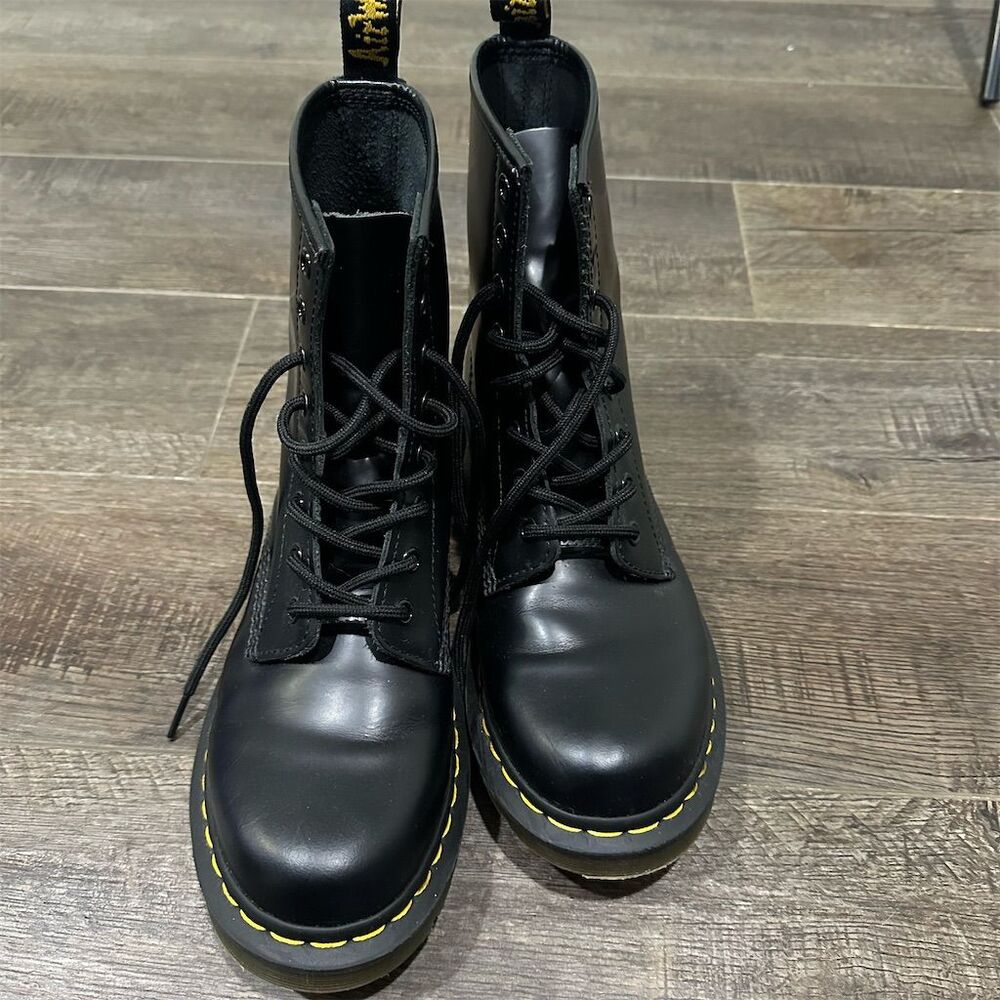 Dr. Martens 1460 Women's Black Leather Lace Up Combat Boots Size 9